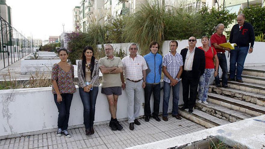 Vecinos en la plaza Leonardo da Vinci en octubre del año pasado.