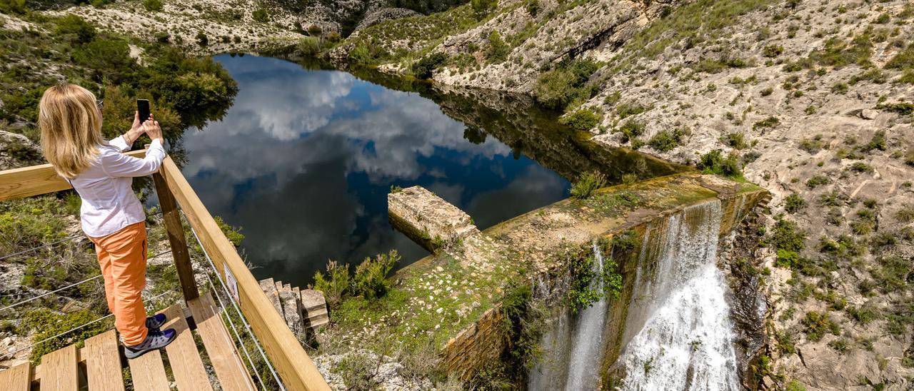 Las lluvias dejan al límite el pantano del Amadorio de La Vila y desbordan el de Relleu