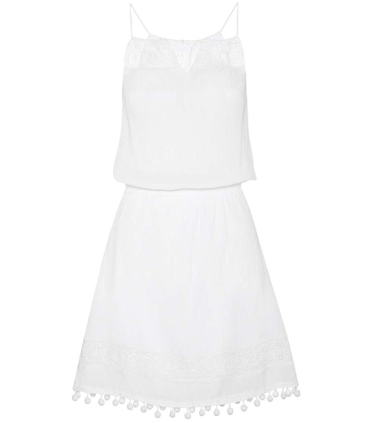 Los mejores looks playeros: vestido blanco lencero