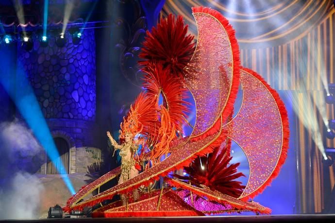 21-02-2020 LAS PALMAS D GRAN CANARIA. Elección de la Reina del Carnaval Candidata 7. CENTRO COMERCIAL ALCAMPO TELDE presenta a Raquel Rodríguez con el diseño Fuego del Nublo, de Fernando Méndez.