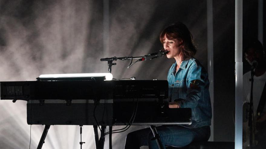 El pop  de Charlotte Gainsbourg sedueix l&#039;Auditori del Castell de Peralada