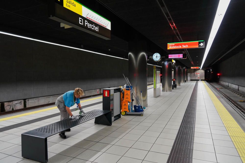 El metro de Málaga se vacía con el estado de alarma.