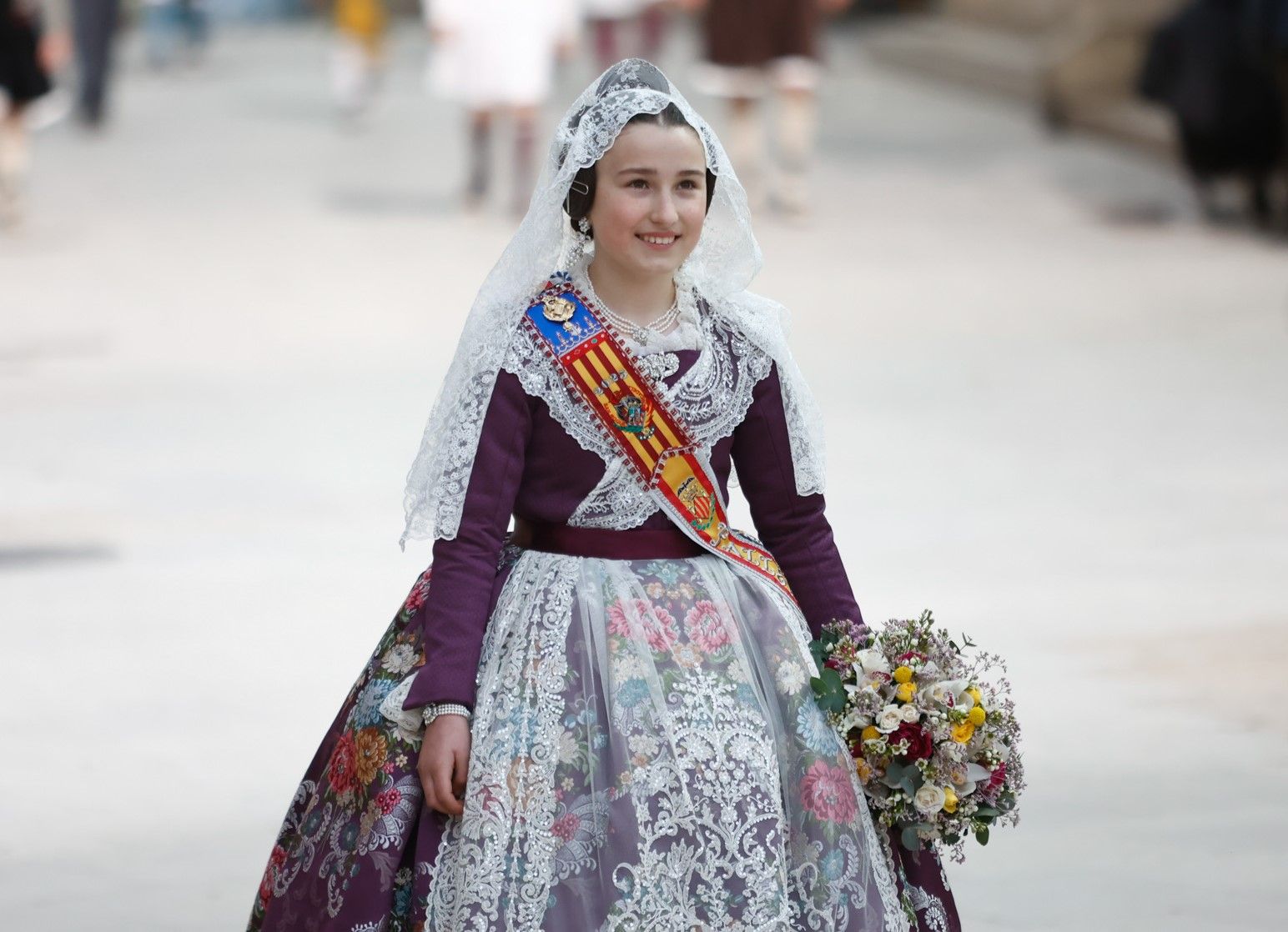 Falleras Mayores en la Ofrenda 2025. Día 17 (1/4)