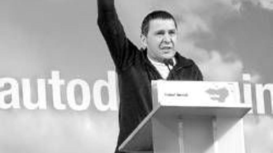 Otegi defiende la vía pacífica para alcanzar la independencia