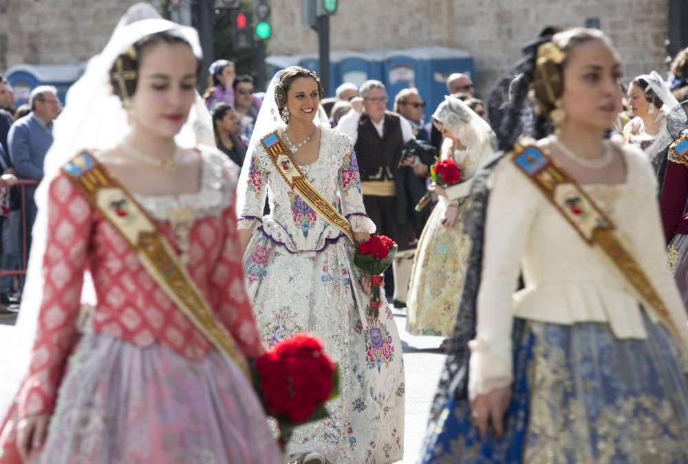 La falla San Vicente-Periodista Azzati, la primera en desfilar