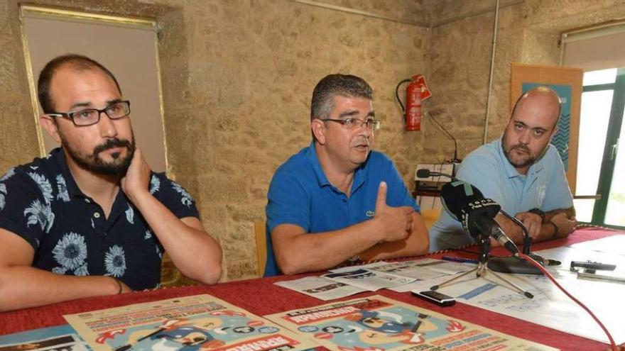 El concelleiro de Turismo, José Luis Rodríguez, en la presentación de la Festa do Mar. // G. Santos