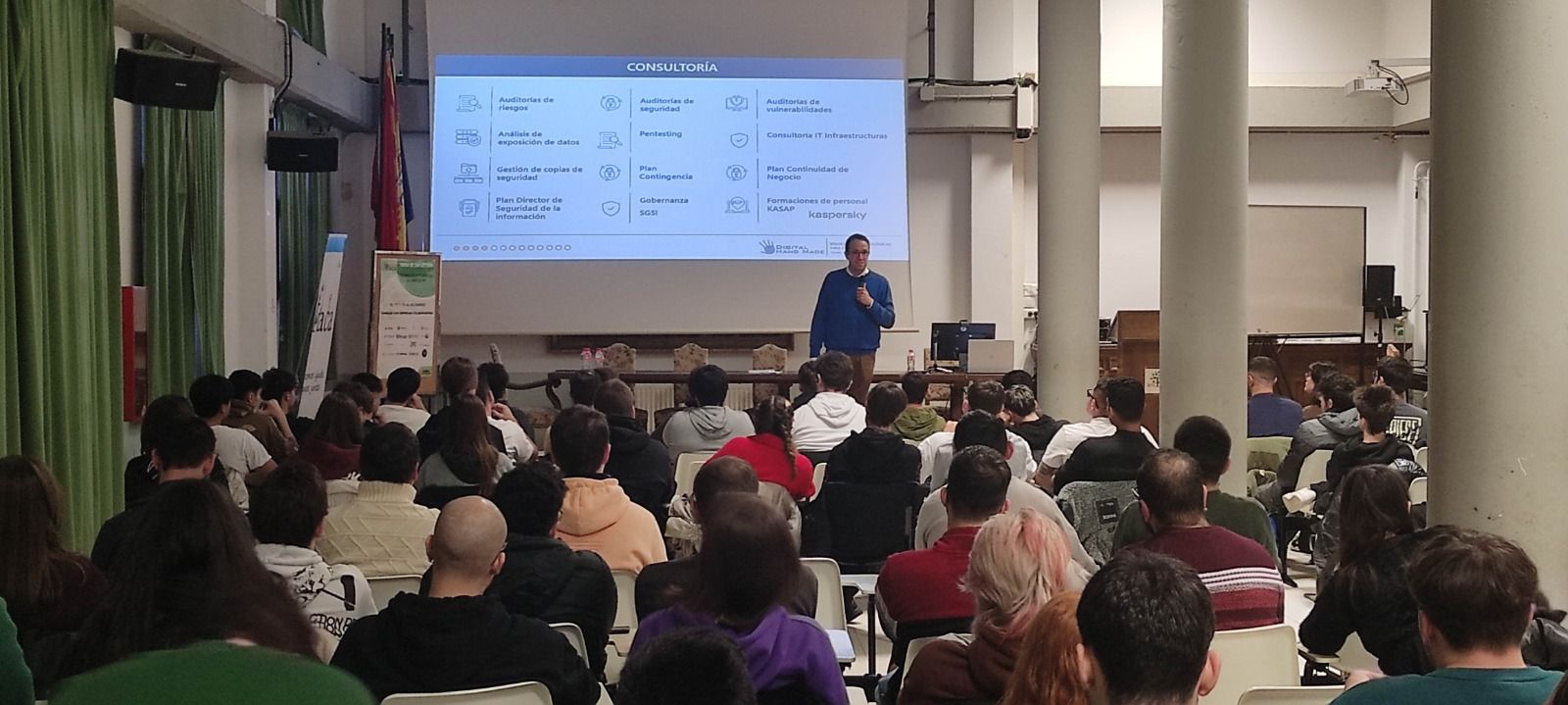 Feria de empleo en el IES Ítaca