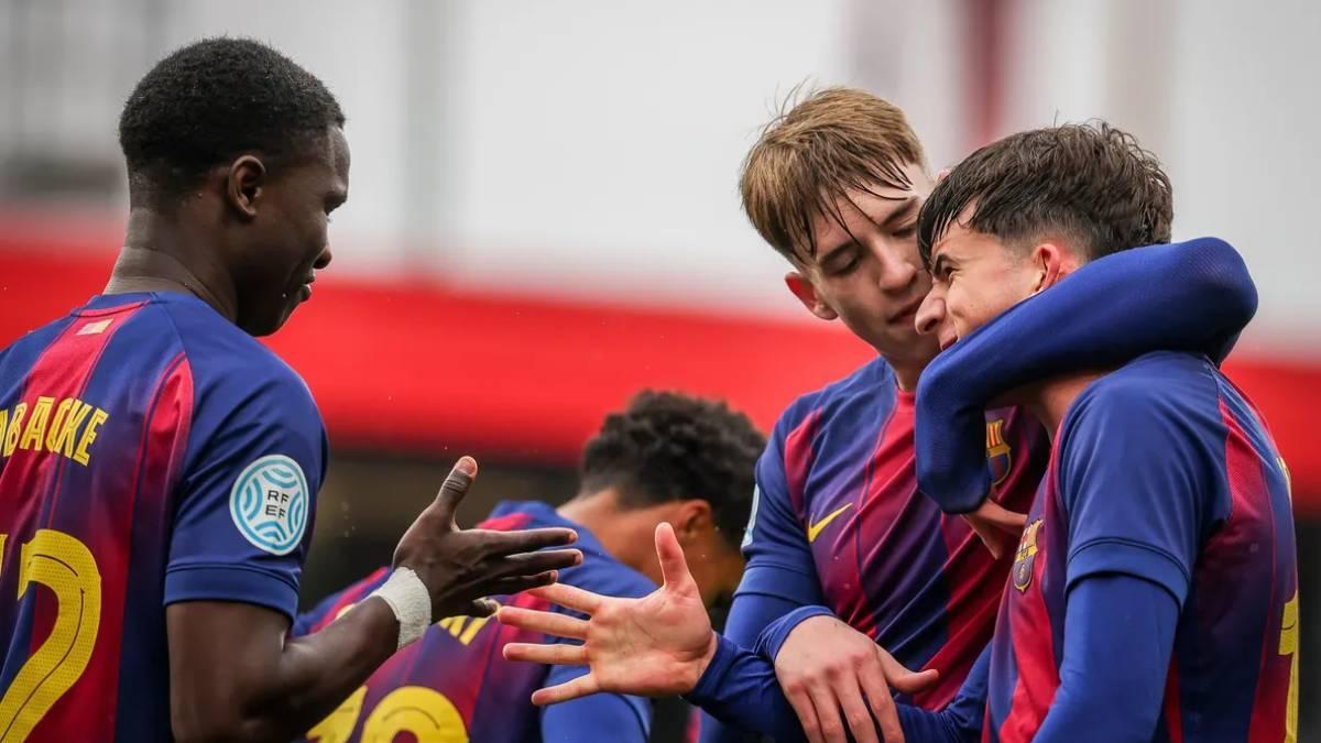 Jofre Torrents celebra uno de los goles en el Johan Cruyff ante el Ibiza