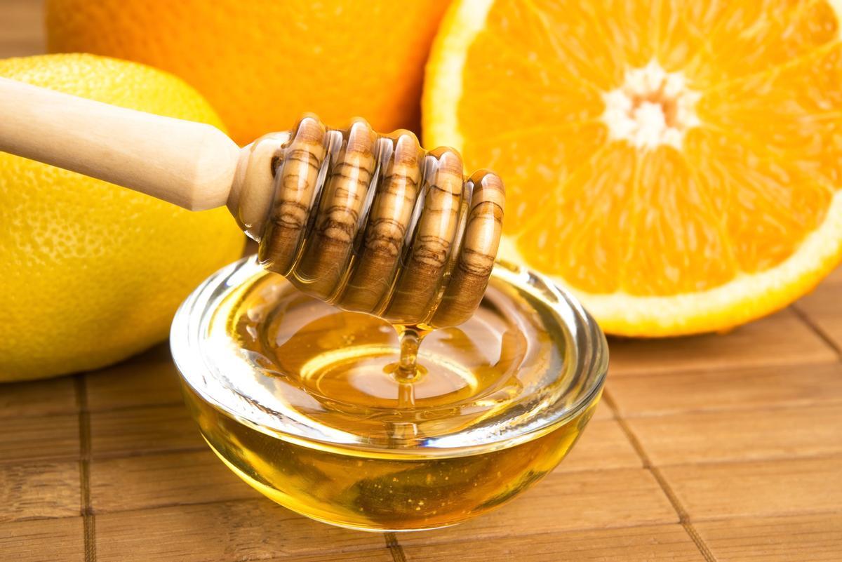 Remedios naturales: miel y naranja para la tos