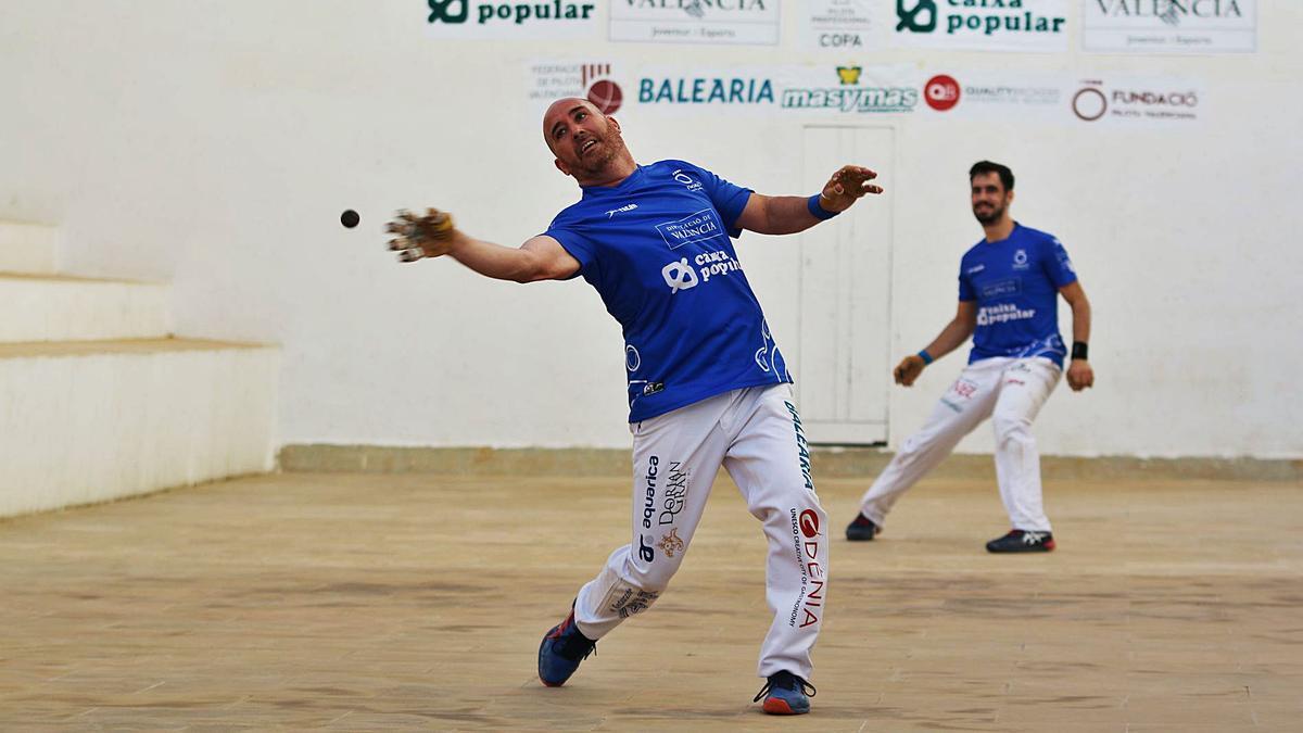 L’equip de Giner
i Félix, ahir, a la Copa
d’escala i corda.  Funpival