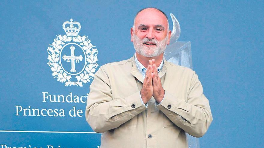 El cocinero José Andrés, en la lista de los galardonados con la Orden Europea del Mérito y en la que figuran de Zelensky a U2, pasando por Merkel o el cardenal Parolin