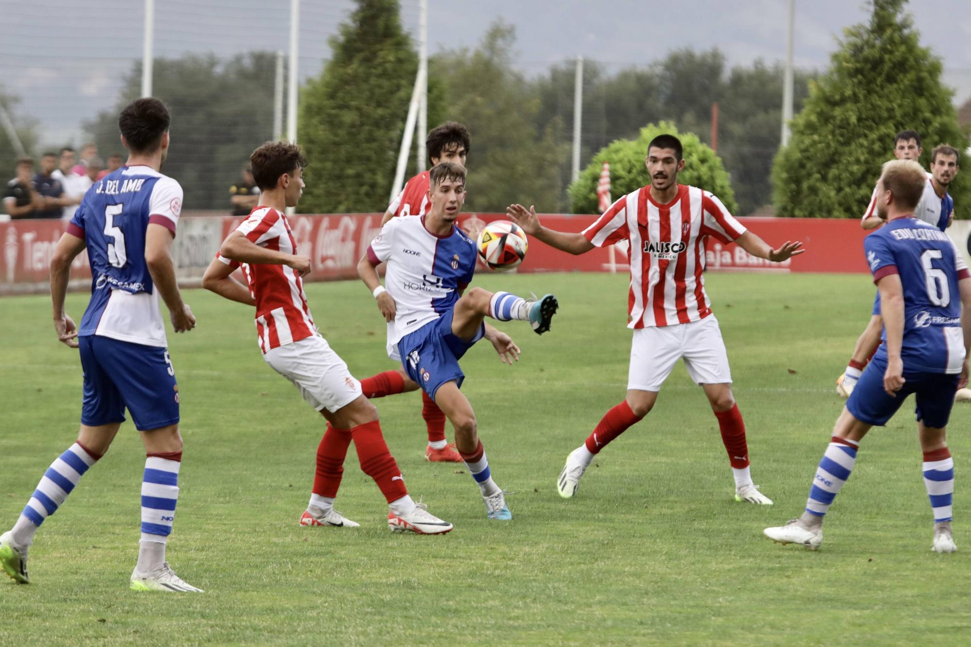 El partido en mareo entre el Sporting Atlético y el Real Avilés, en imágenes