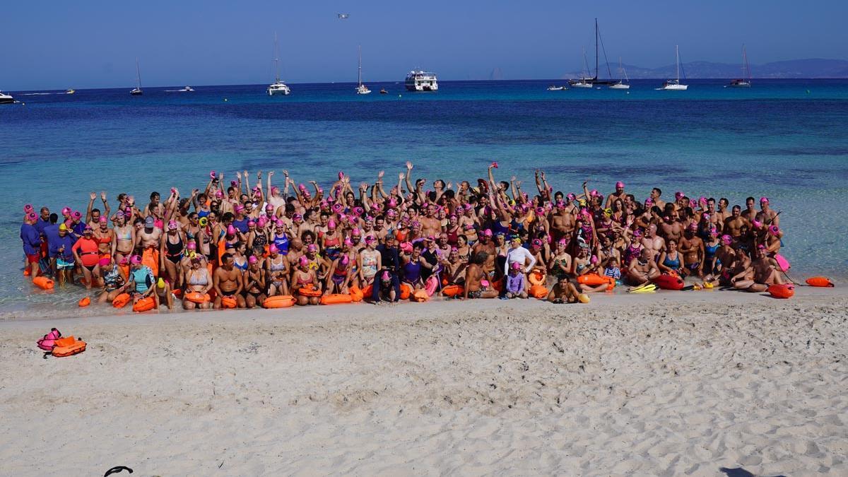 Galería: Brazadas en Formentera para perder el miedo a la fibrosis quística