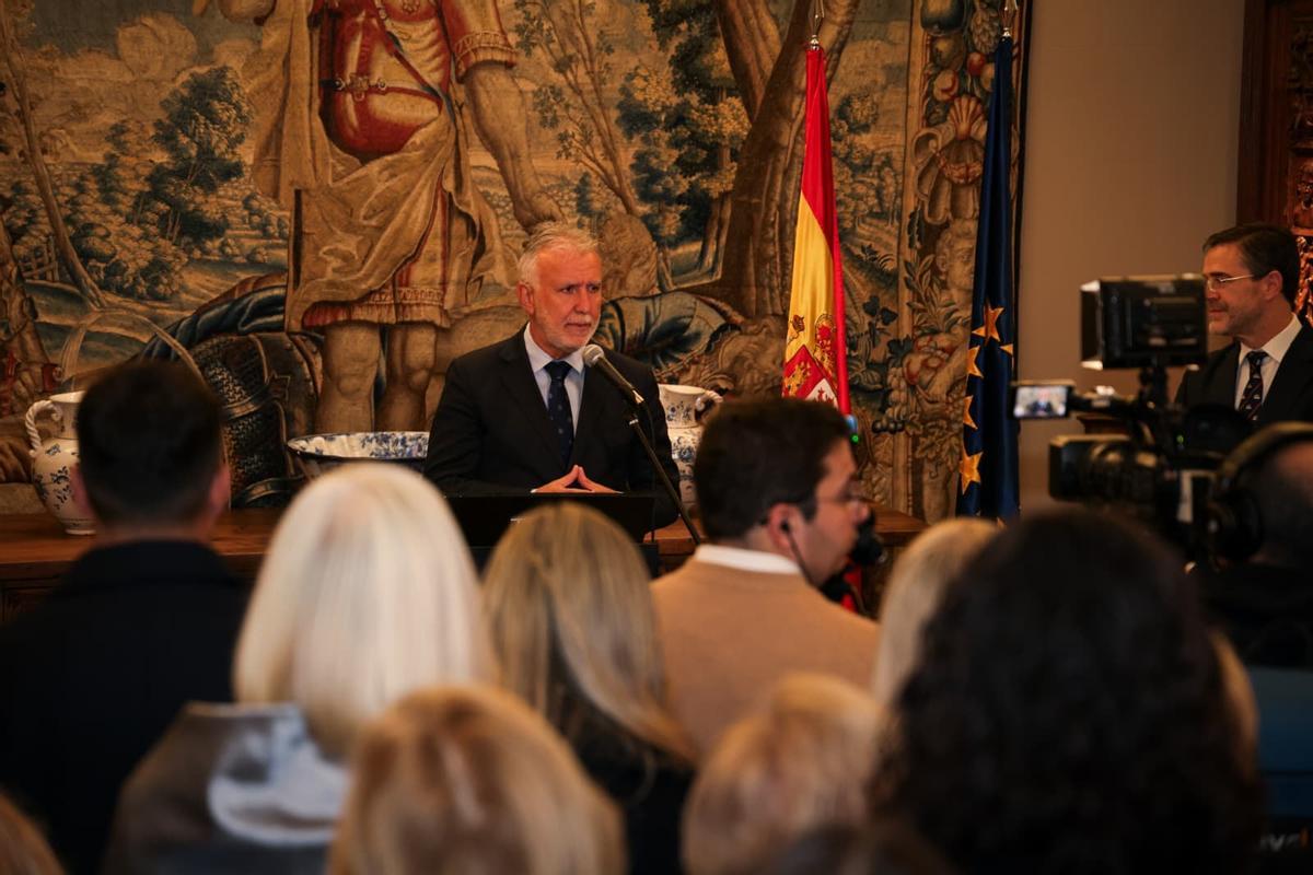 Visita de Ángel Víctor Torres a Montevideo