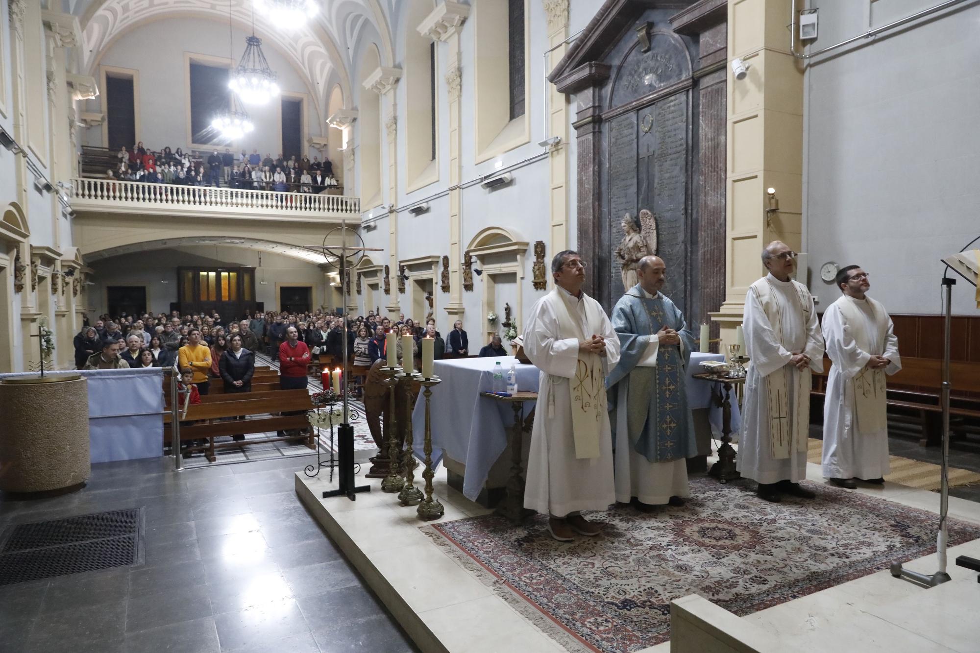 En imágenes: El colegio de la Inmaculada celebra la festividad de la Virgen e inaugura el Belén
