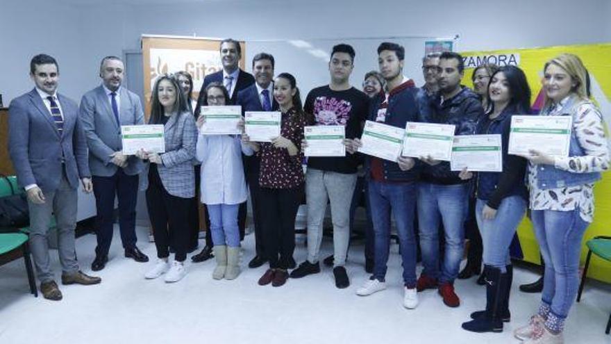 Acto de entrega de los diplomas en la Fundación Secretariado Gitano de Zamora.