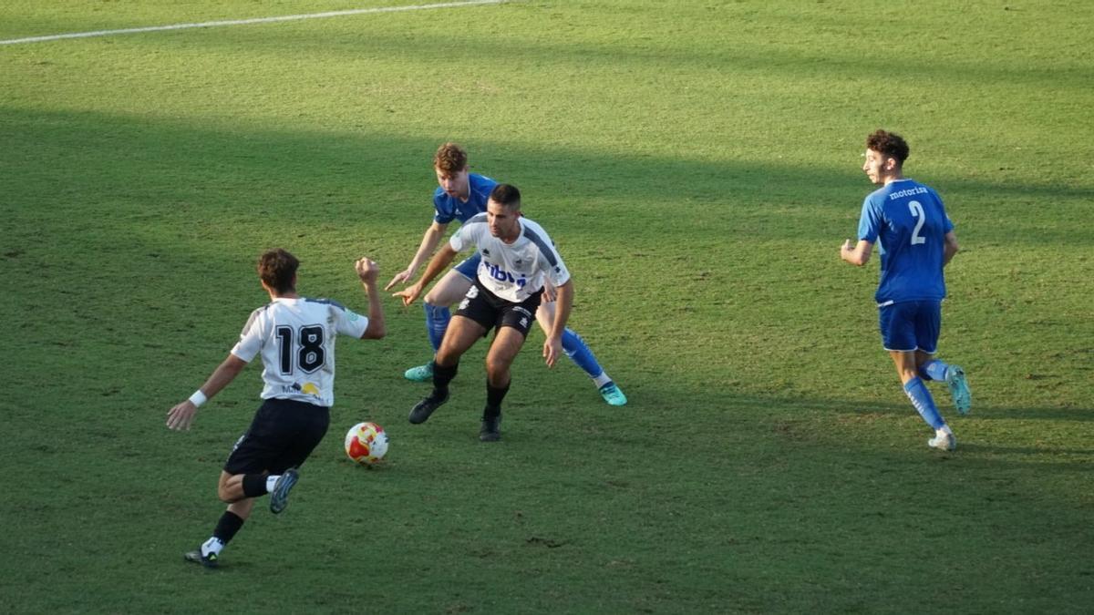 Fútbol. Mercado de fichajes | Los futbolistas de Tercera División podrán fichar por otro club en la misma temporada Fútbol. Mercado de fichajes | Los futbolistas de Tercera División podrán fichar por otro club en la misma temporada