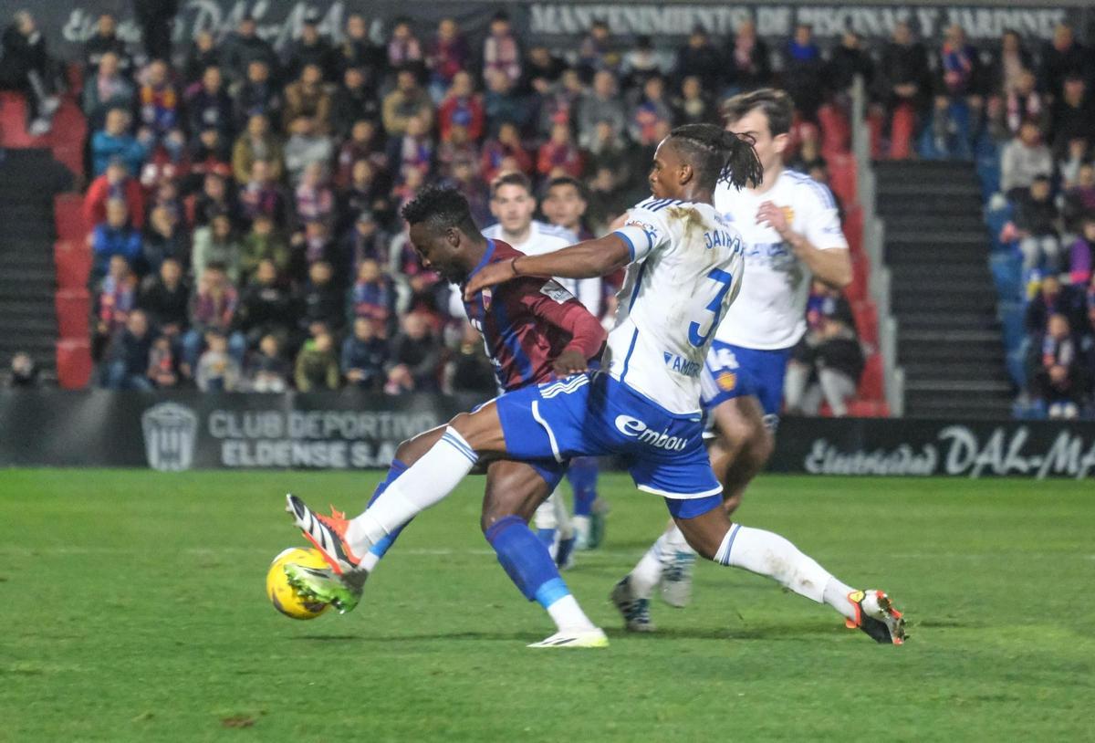 Mo Dauda llegó a debutar el lunes pasado con el Eldense frente al Real Zaragoza