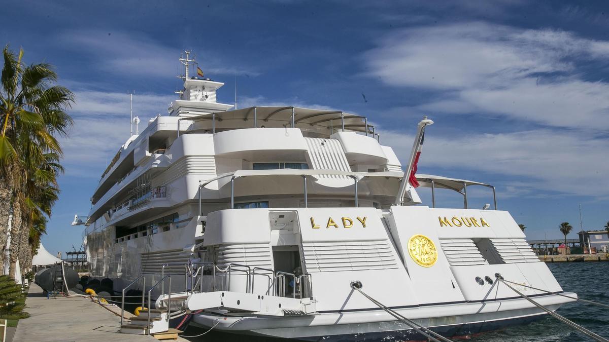 El Lady Moura en el Puerto de Alicante