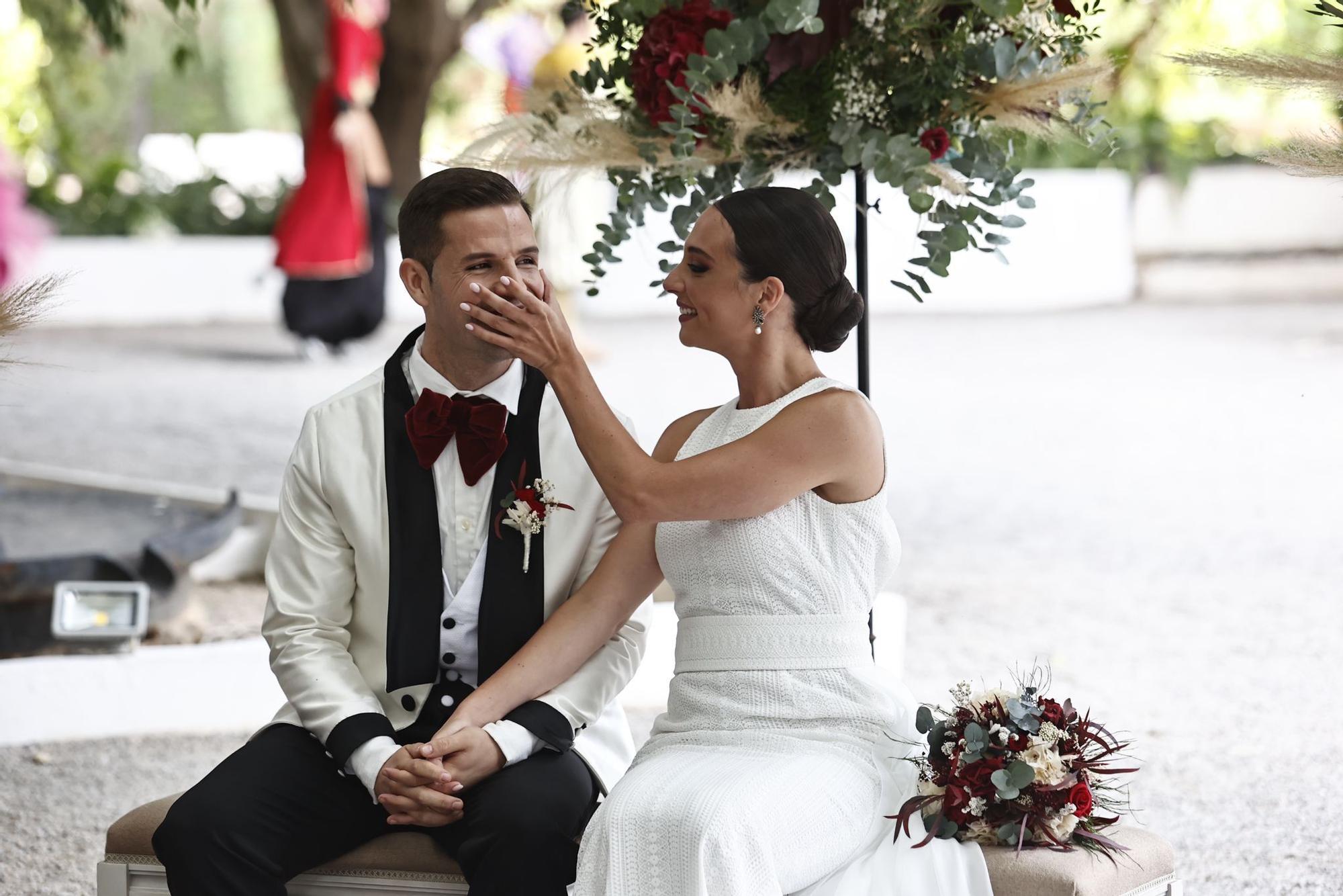 Boda de Nuria Llopis: la llegada de los novios y la ceremonia