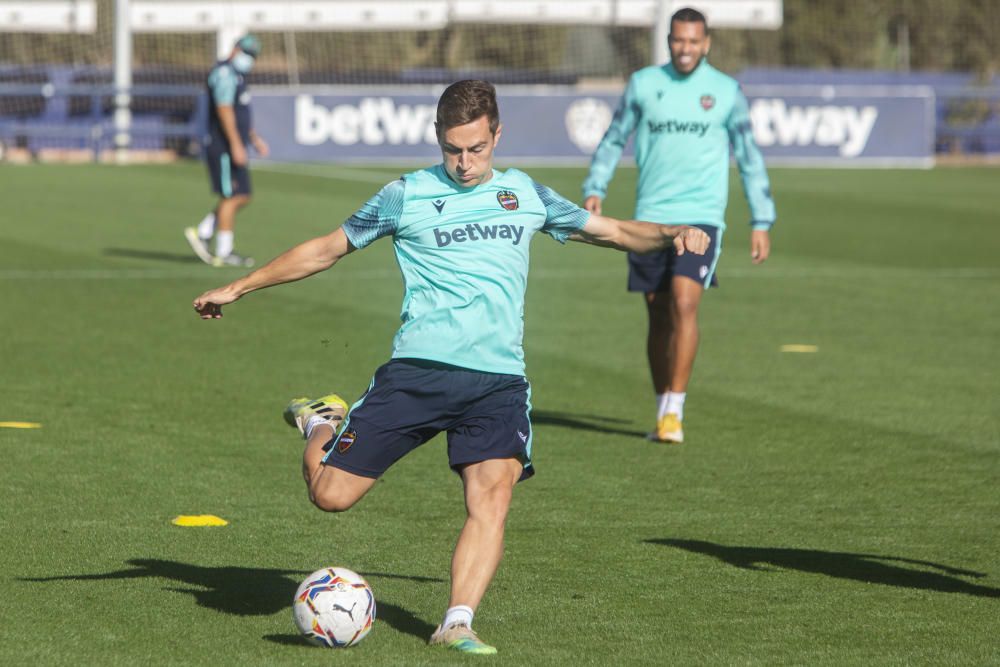 Quico Catalán se acerca a Buñol al entrenamiento