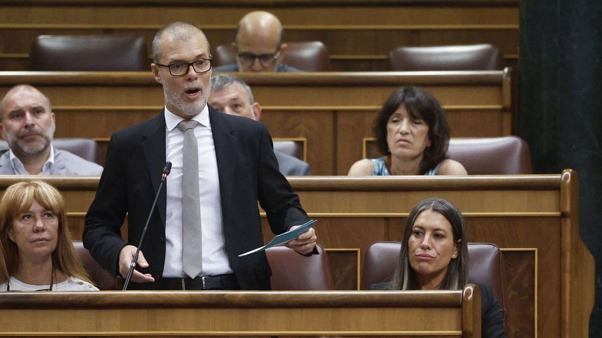 El diputado de Junts Josep Maria Cruset, durante su intervención en la sesión de control al Gobierno este miércoles en el Congreso.