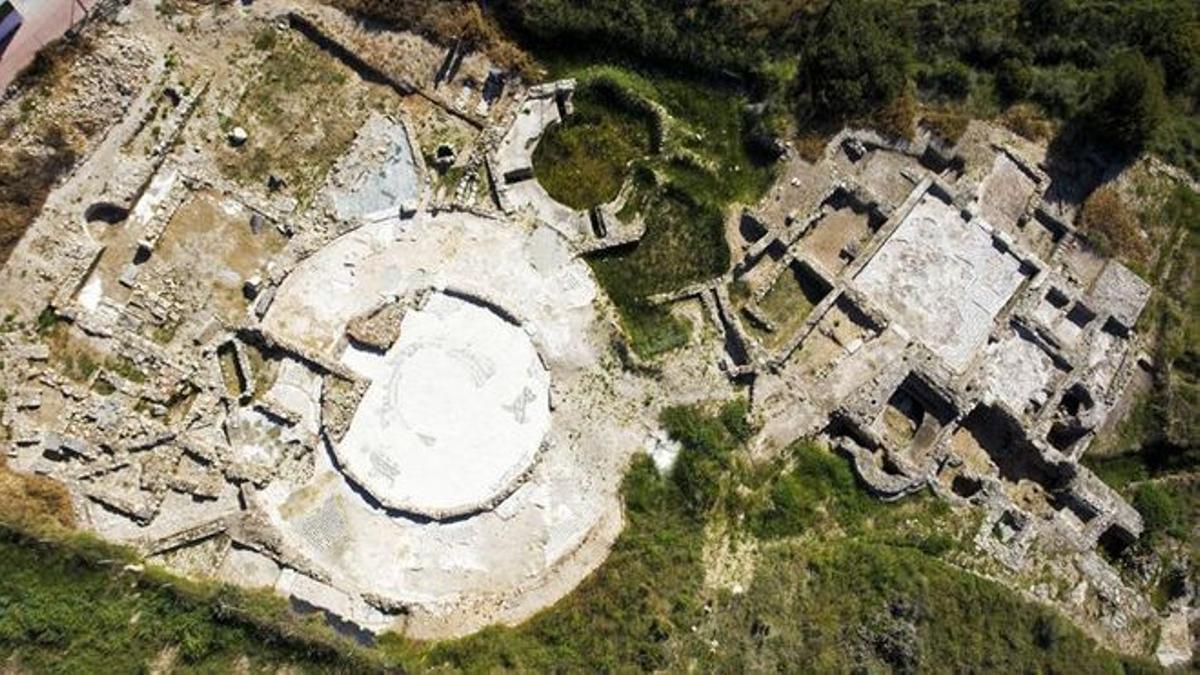 Las estructuras de la villa romana y su extraordinario mosaico circular