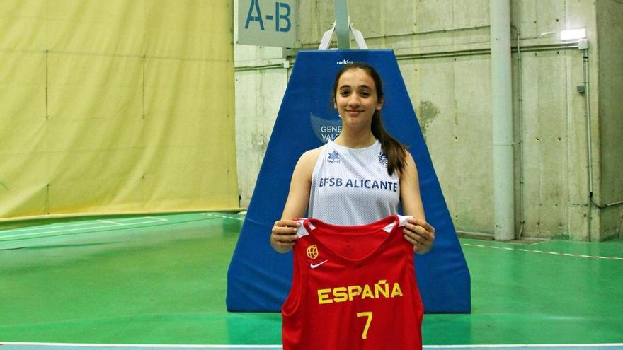 Isabel Hernández, del CB San Blas, convocada por la selección española Sub-15