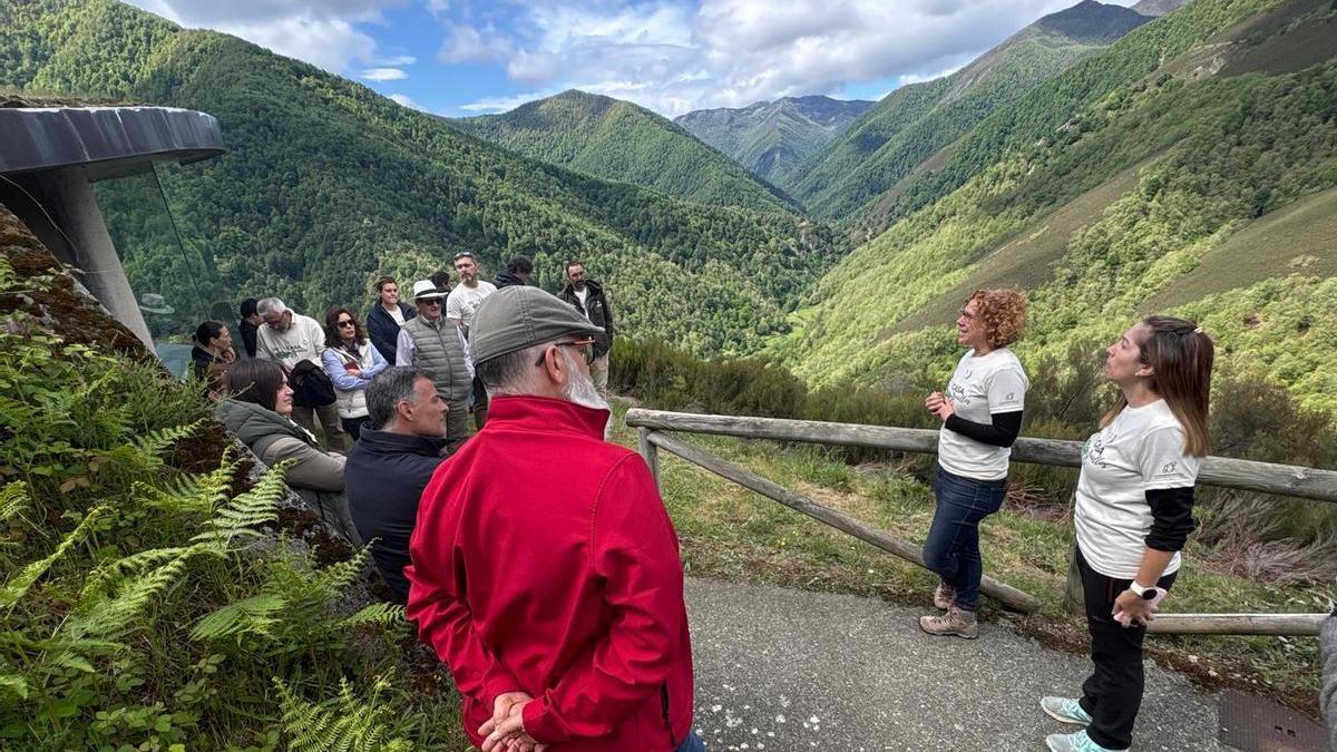 Ruta por el mirador de Muniellos durante el Festival de Ecoturismo.