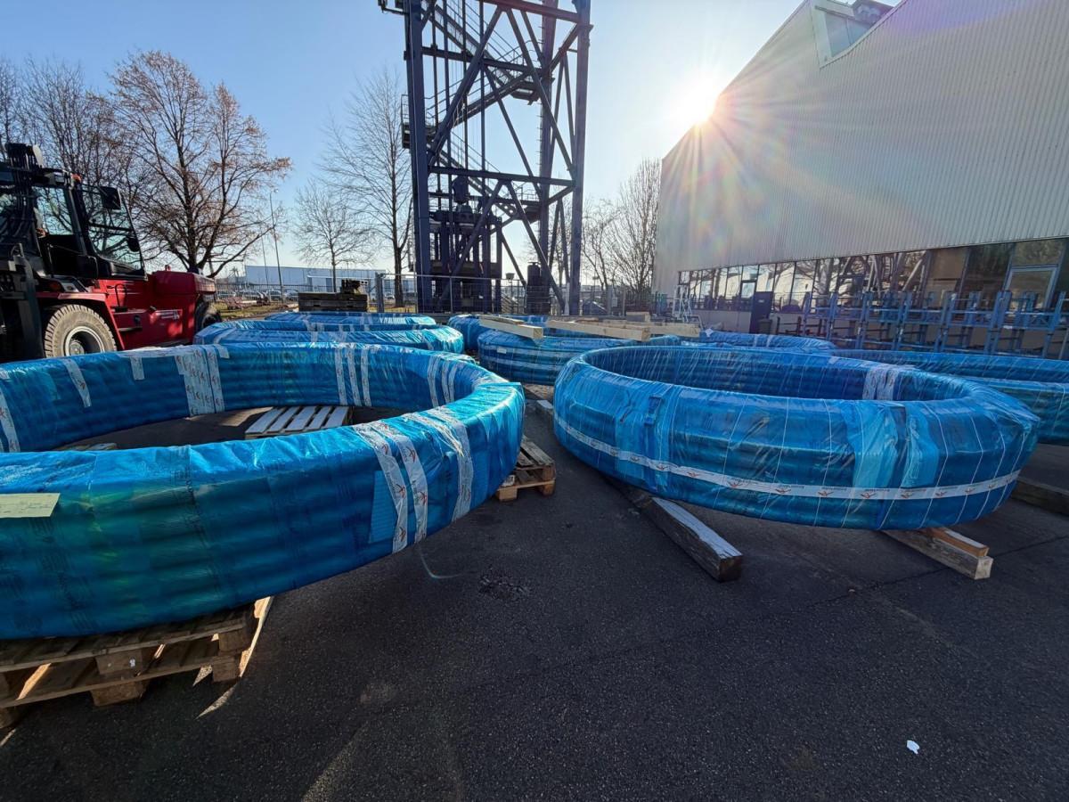 Els rotllos de cable per a la coberta del Nou Mestalla