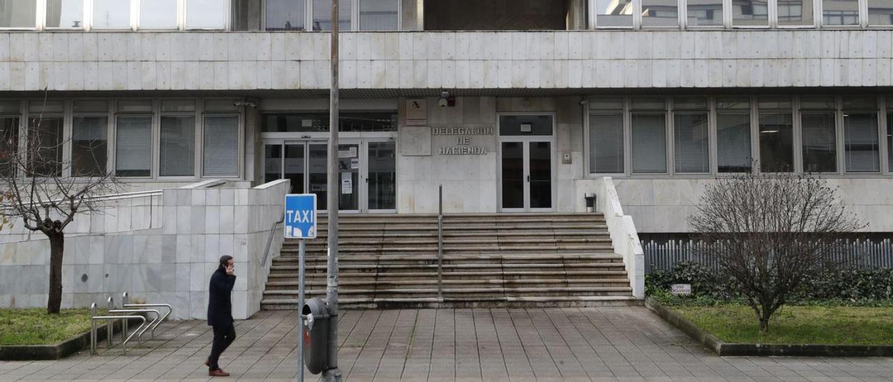 Foto de archivo de la sede de Hacienda en Vigo, en la calle Lalín.   // RICARDO GROBAS