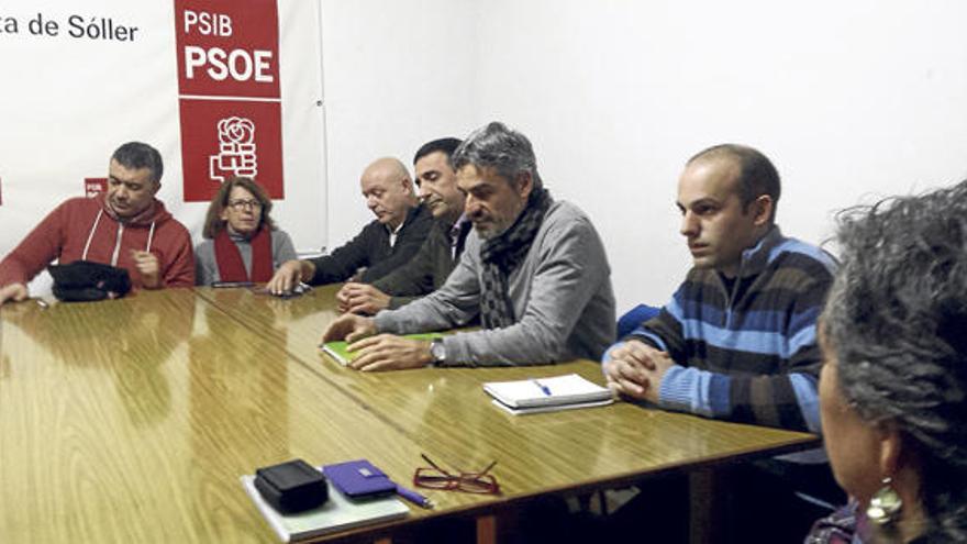 Wieder Einzelkämpfer: Vertreter der Linksparteien mit Més-Kandidat Jaume Servera (2. v. re.)