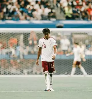 La psicóloga Lara Ferreiro tiene 10 consejos para Lamine Yamal (19) de cara a la final del Mundial: "Cuando un futbolista siente que debe resolver él solo un partido tan importante puede caer en el llamado síndrome del héroe, intentando hacer demasiado en cada jugada"