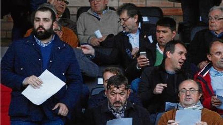 Javi Pequeño i David Hugas, a la llotja en un partit d&#039;aquesta temporada a l&#039;estadi.