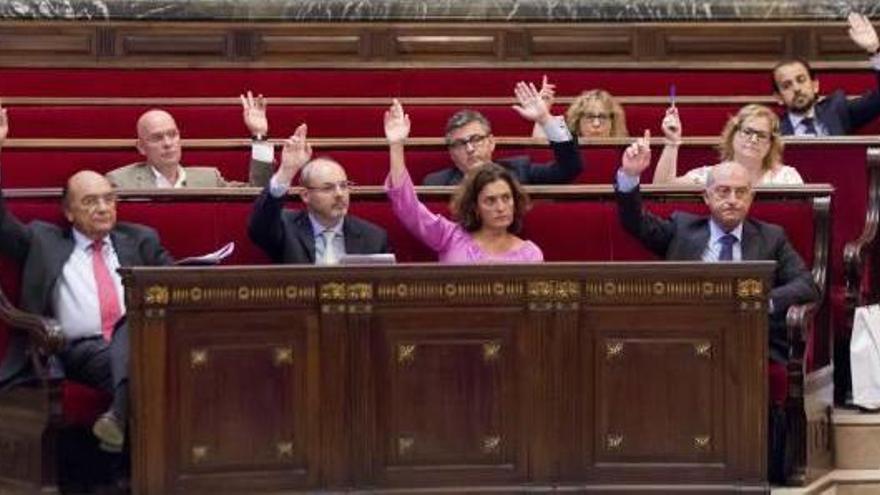 Génova espera dimisiones entre los ediles del PP para evitar la expulsión