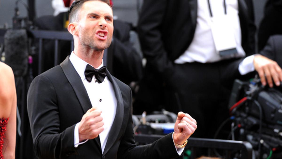 oscar-2015-adam-levine-01