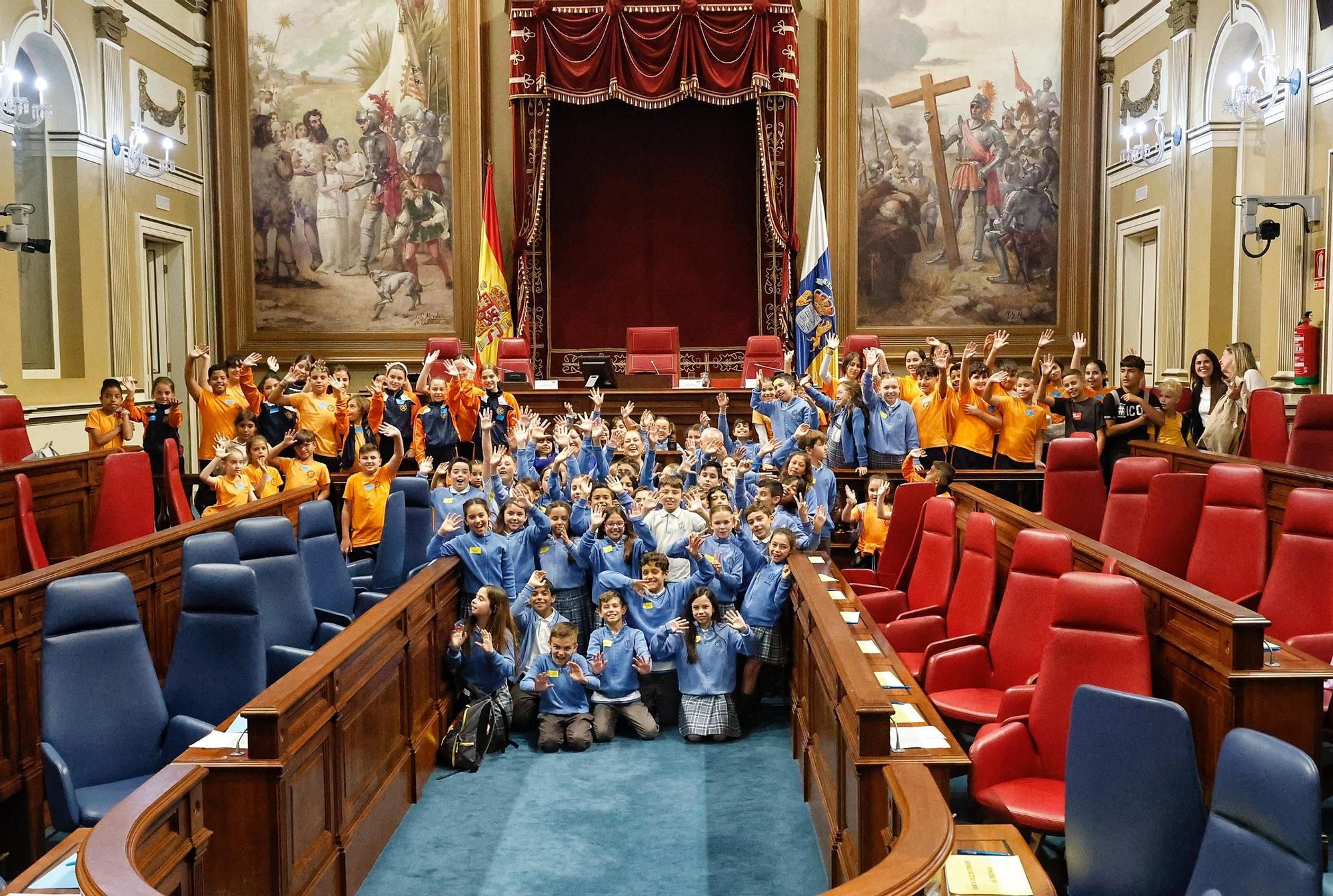 Escolares en el Parlamento de Canarias