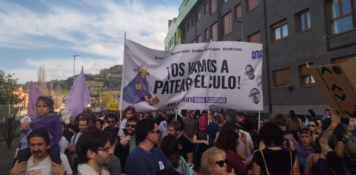 Manifestación feminista en Villaviciosa