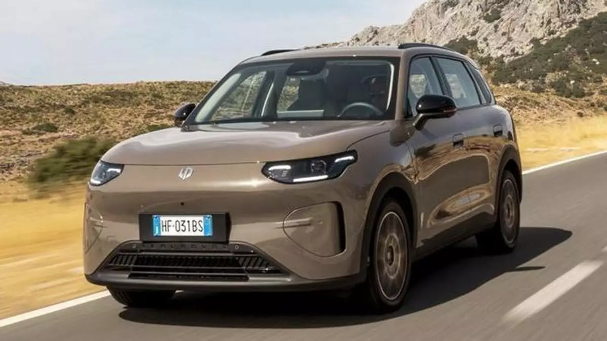 Inteligente, tecnológico y con un precio muy asequible: Leapmotor debuta en el segmento B eléctrico con el crossover B03X