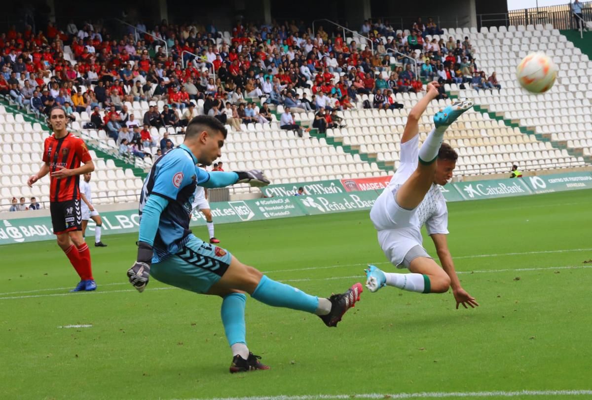 El Córdoba CF B en la final contra el Puente Genil, en imágenes