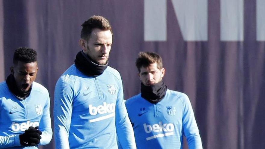 Rakitic i Sergi Roberto tornen  a treballar amb el grup i apunten al partit contra el Manchester