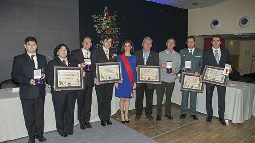 Ejea entrega sus Medallas de Oro en un acto cargado de emoción