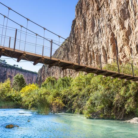 La ruta de senderismo con puentes colgantes cerca de Alicante: perfecta para este fin de semana