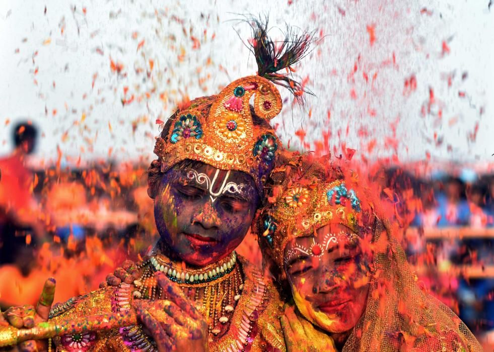 La India da la bievenida a la primavera con el tradicional festival Holi