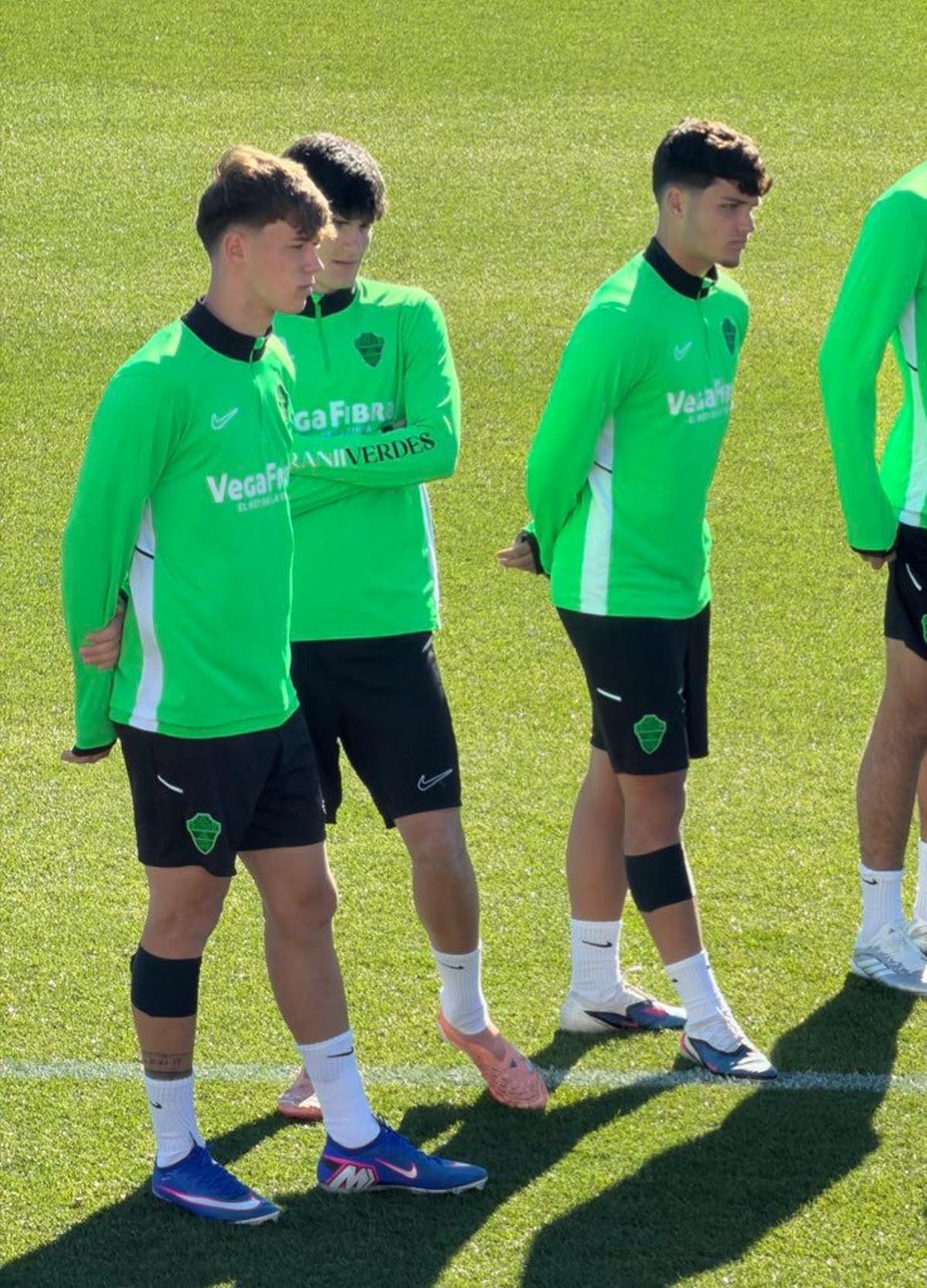 De izquierda a derecha, David Hernández, Joan Mut y Álvaro Herráiz, durante el entreno en el Díez Iborra.