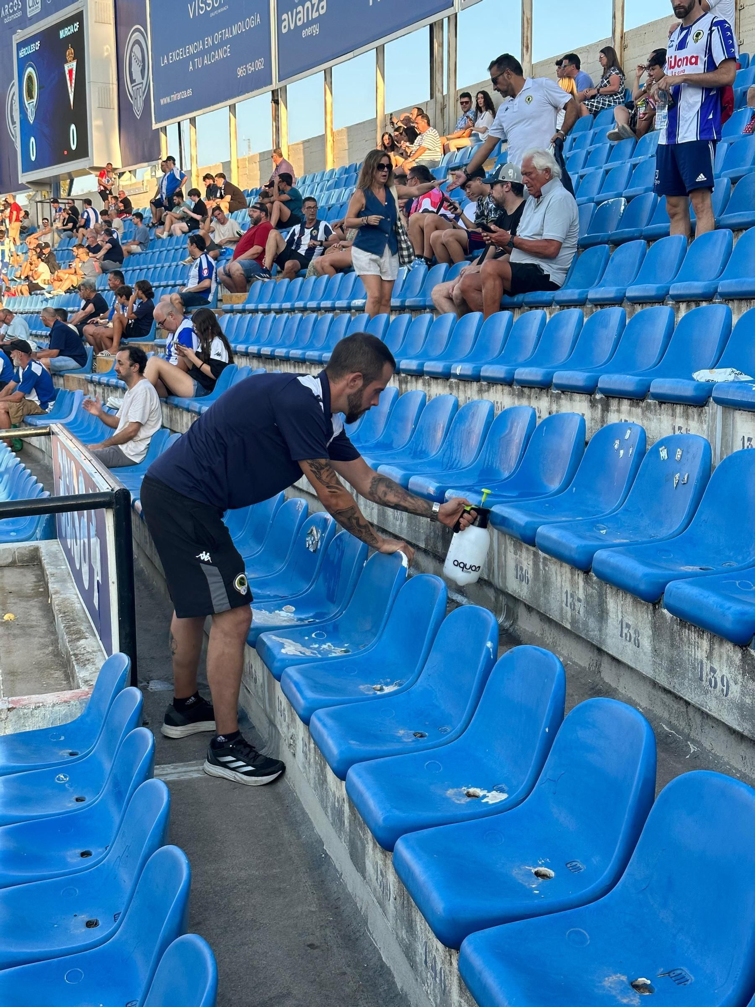 El regreso de las avispas al Rico Pérez: llegan las primeras picaduras al Trofeo Ciudad de Alicante