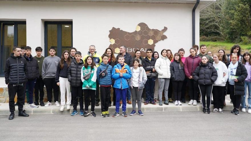 Cadasa celebra con los escolares de Boal el Día Mundial del Agua | R. T. C.