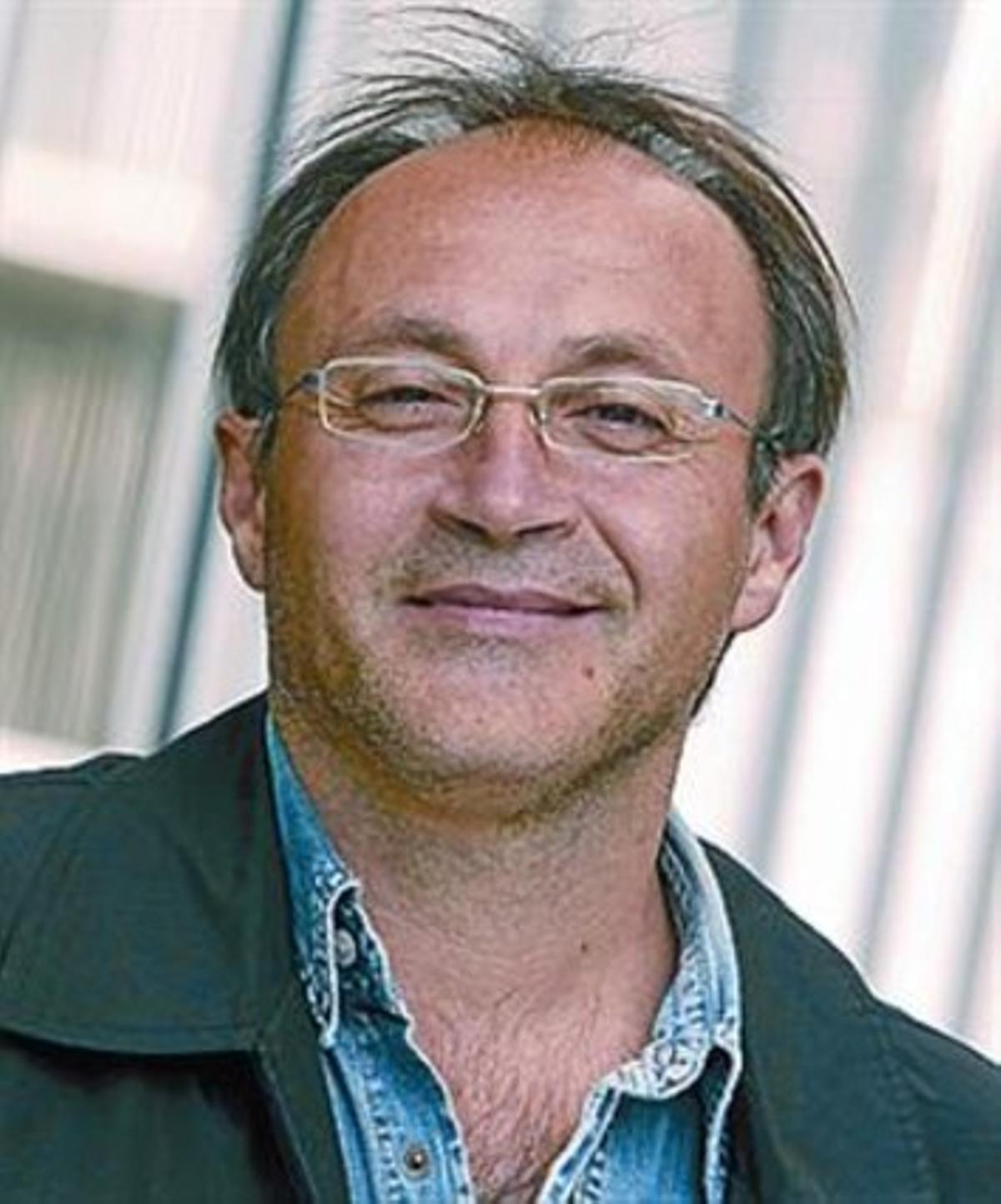 Juan José Becerra. Juan José Becerra.