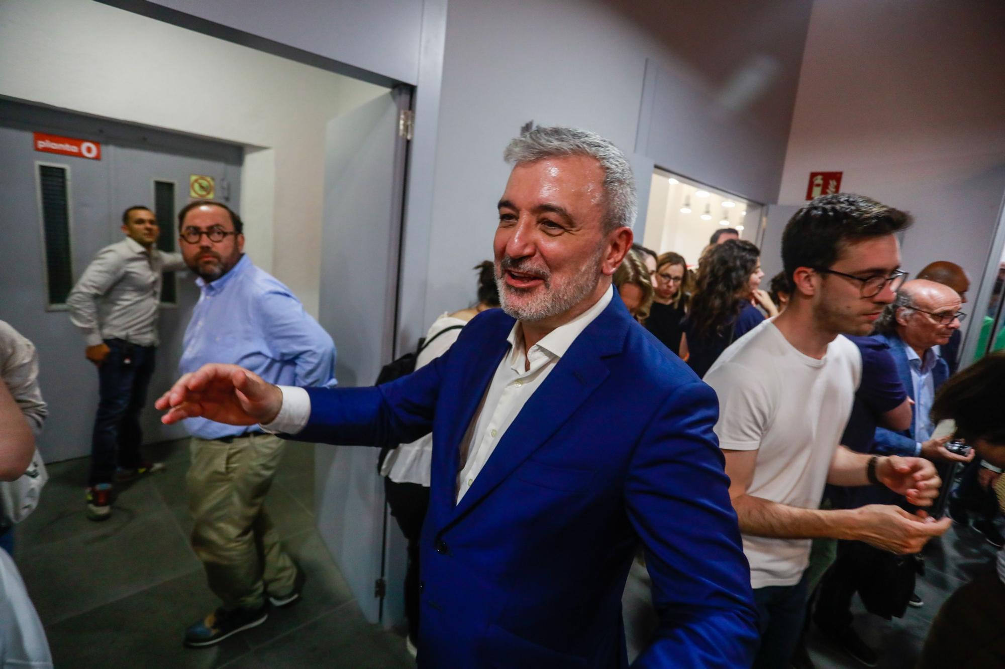 Celebración en la noche electoral en la sede del PSC. Jaume Collboni con Salvador Illa.