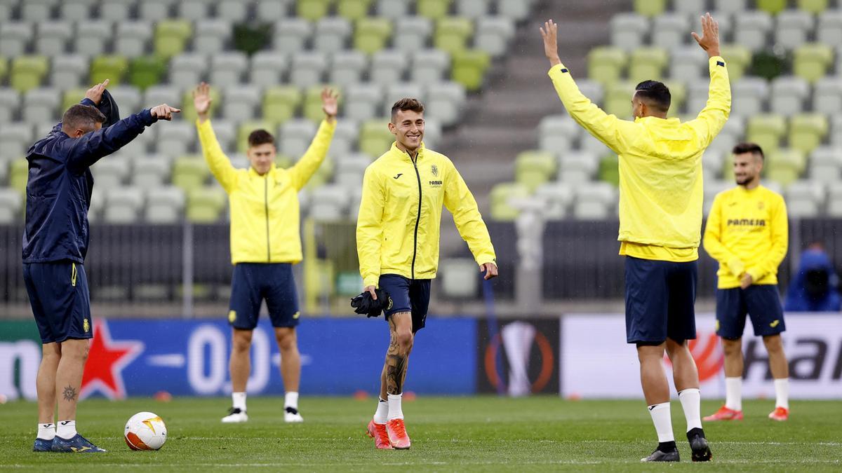 Los jugadores del Villarreal, en un entrenamiento previo a la final ante el Manchester United.